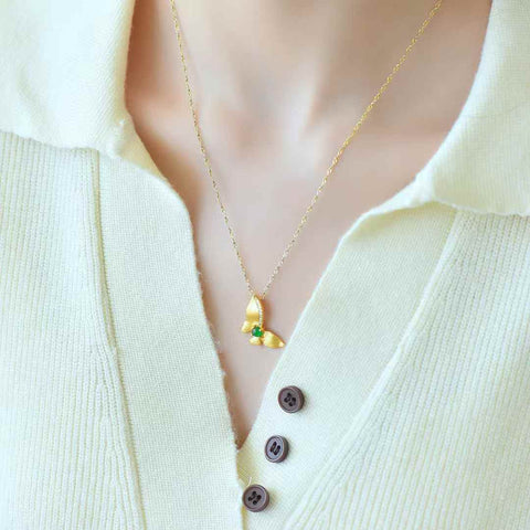 Liontin Kupu-kupu Cabochon Jadeite Bertahtakan Perak Sterling 925 30029-8# (Emas Tebal) Desain baru dan modis, kualitas giok yang hangat dan halus, menarik perhatian dan memukau saat dikenakan. Dimensi Jadeite: (4*4) Termasuk ongkos kirim dan pajak.