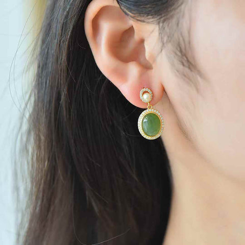 12431-2# Anting Cabochon Zirkon Hetian Jadeite Perak Sterling 925 (Emas Tebal) - Desain Unik, Tekstur Giok Hangat dan Halus. Dimensi: 8*10 cm. Biaya pengiriman dan pajak sudah termasuk.