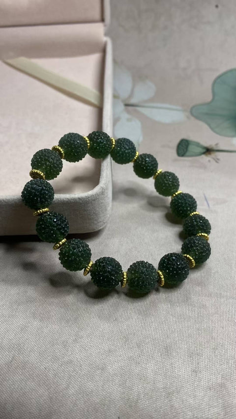 Gelang: Gelang ukiran giok Xiuyan yang indah, ukuran: 11,7 mm, setiap manik diukir dengan halus. Biaya kirim dan pajak sudah termasuk.