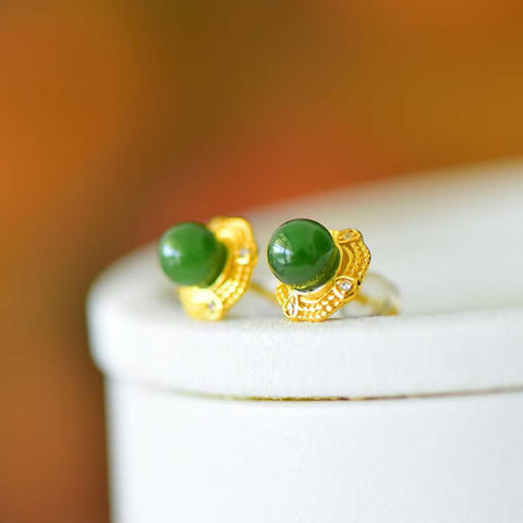 17121-2# Anting Perak Sterling 925 Bertahtakan Giok Hetian "Bintang Mengelilingi Bulan". Gioknya hangat dan lembut. Desainnya sederhana. Ukuran giok: 6*6 cm. Biaya pengiriman dan pajak sudah termasuk.