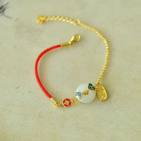 Gelang giok Hetian enamel bertatahkan perak 925 8271-2# "Perdamaian dan Keamanan". Gioknya hangat dan lembut, dengan desain yang sederhana dan elegan. Biaya pengiriman dan pajak sudah termasuk.