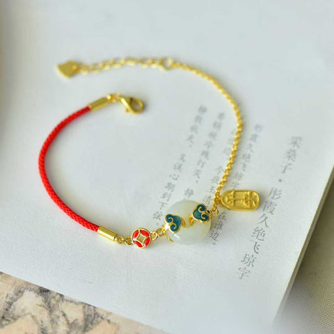 Gelang giok Hetian enamel bertatahkan perak 925 8271-2# "Perdamaian dan Keamanan". Gioknya hangat dan lembut, dengan desain yang sederhana dan elegan. Biaya pengiriman dan pajak sudah termasuk.