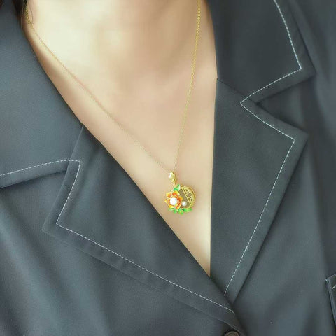 Liontin Giok Hetian Bertahtakan Perak Sterling 925 26796-6# "Bunga Mekar dan Kekayaan" dengan Mutiara. Desain baru dan gaya yang unik. Biaya pengiriman dan pajak sudah termasuk.