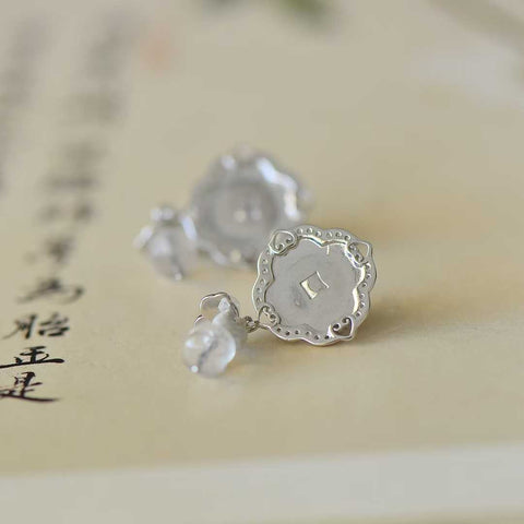 22155# (Perak) Anting Halaman Enamel Bertahtakan Mutiara Perak Sterling 925. Desainnya unik dan modis, mutiaranya hangat dan halus, menciptakan efek yang mencolok dan menarik perhatian. Dimensi mutiara: (6*6). Biaya pengiriman dan pajak sudah termasuk.