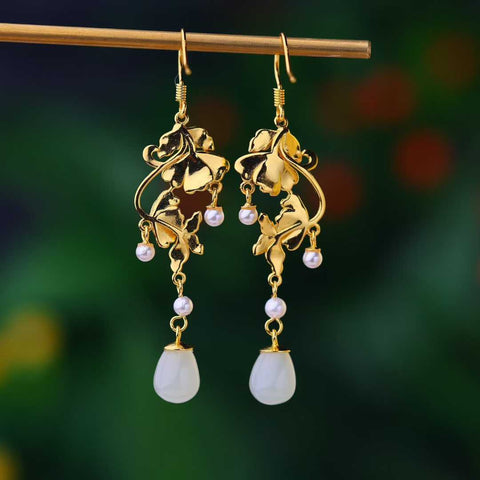 🌺🌺🌺5098-2# Anting kupu-kupu pendek perak sterling 925 bertatahkan giok Hetian. Desain unik dan baru, pengerjaan yang sangat indah, sungguh luar biasa. Dimensi giok: 7*10 mm. Biaya pengiriman dan pajak sudah termasuk.