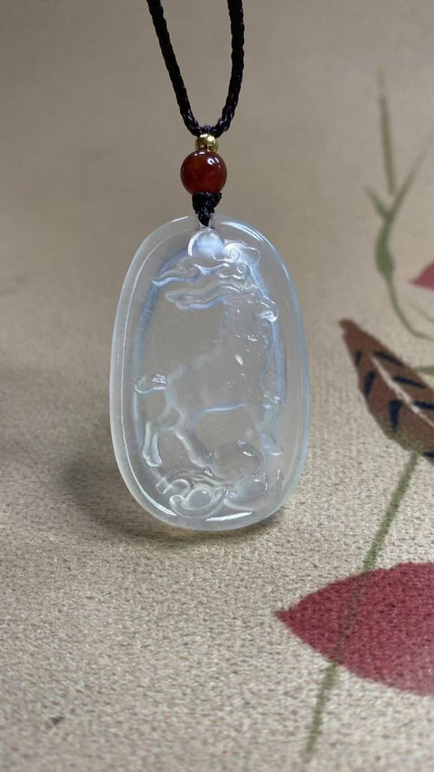 Domba (Zodiak Cina): Liontin Tipe Es Giok Xiuyan yang Indah - Domba (Zodiak Cina), Ukuran: 43 x 27 mm, termasuk biaya pengiriman dan pajak.