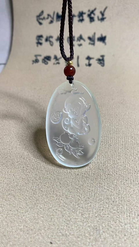 Zodiac Monkey: Liontin Giok Xiuyan Tipe Es yang Indah - Zodiac Monkey, Ukuran: 46 x 29 mm, termasuk biaya pengiriman dan pajak.