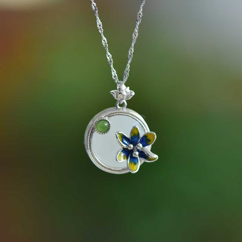 Set terbaru termasuk anting-anting teratai datar (7764#) dan liontin (0087#), termasuk biaya pengiriman dan pajak.