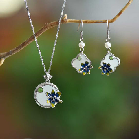 Set terbaru termasuk anting-anting teratai datar (7764#) dan liontin (0087#), termasuk biaya pengiriman dan pajak.