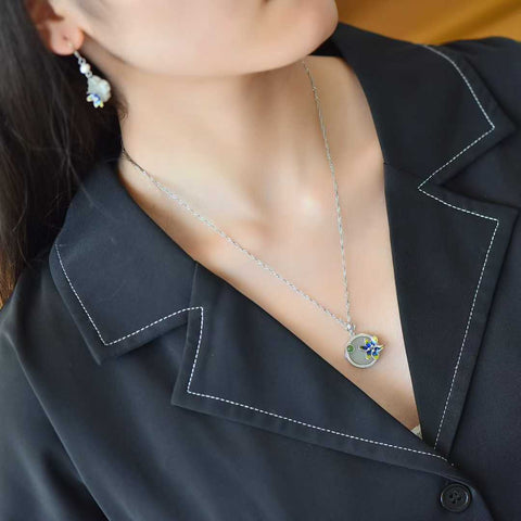 Set terbaru termasuk anting-anting teratai datar (7764#) dan liontin (0087#), termasuk biaya pengiriman dan pajak.