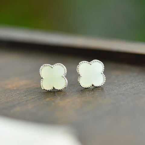 7561# 925 Anting Perak Sterling Semanggi Empat Daun dengan Giok Hetian, Ukuran: 10*10 (termasuk ongkos kirim dan pajak)
