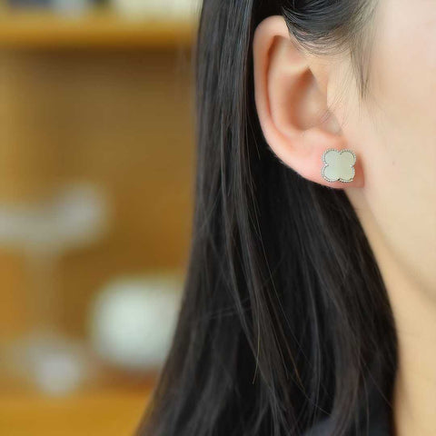 7561# 925 Anting Perak Sterling Semanggi Empat Daun dengan Giok Hetian, Ukuran: 10*10 (termasuk ongkos kirim dan pajak)