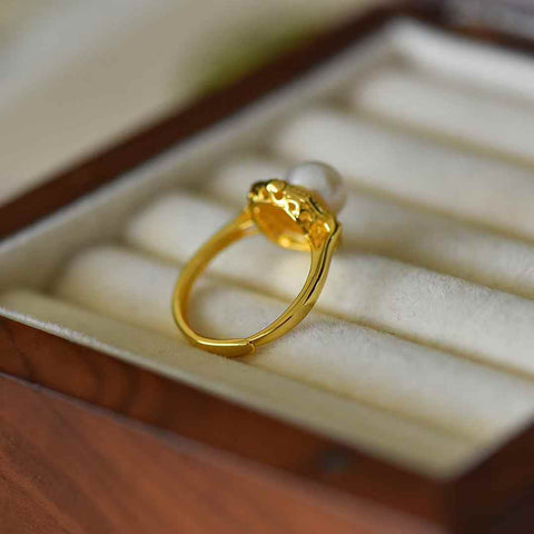 21015-2# Cincin Perak Sterling 925 dengan Giok Hetian, Mutiara, dan Zirkon (Emas Tebal). Desain unik dan modis, detail halus, menarik perhatian dan memukau saat dikenakan. Dimensi mutiara: (8*8). Biaya pengiriman dan pajak sudah termasuk.