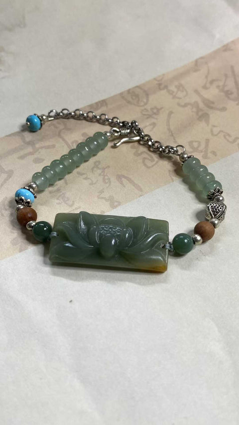 Harmoni dan Keindahan: Gelang Bunga Giok Xiuyan Biru yang Indah - Lotus 🪷, dipadukan dengan aksesori yang halus, desain yang dapat disesuaikan, ukuran: 35 x 15mm, termasuk biaya pengiriman dan pajak.