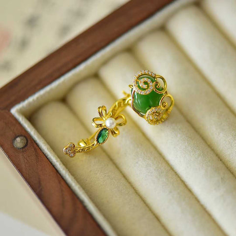 Bros Perak Sterling 925 10888-2# dengan Cabochon Giok Hetian, Kupu-kupu Ruyi, dan Zirkon. Desainnya unik dan modis. Mutiaranya hangat dan lembut. Dimensi mutiara: (10*12). Biaya pengiriman dan pajak sudah termasuk.