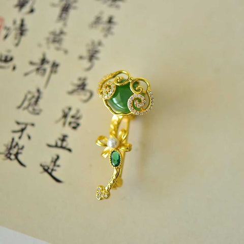 Bros Perak Sterling 925 10888-2# dengan Cabochon Giok Hetian, Kupu-kupu Ruyi, dan Zirkon. Desainnya unik dan modis. Mutiaranya hangat dan lembut. Dimensi mutiara: (10*12). Biaya pengiriman dan pajak sudah termasuk.