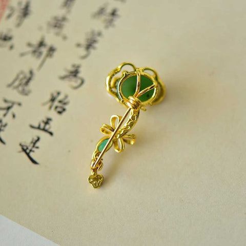 Bros Perak Sterling 925 10888-2# dengan Cabochon Giok Hetian, Kupu-kupu Ruyi, dan Zirkon. Desainnya unik dan modis. Mutiaranya hangat dan lembut. Dimensi mutiara: (10*12). Biaya pengiriman dan pajak sudah termasuk.