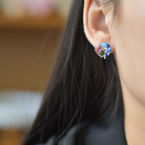 Anting Ikan Koi Giok Hetian Perak Sterling 17057#925. Kerajinan enamel, cerah dan penuh warna, tampak nyata, elegan, dan halus. Sepasang anting yang sangat indah dan elegan. Biaya pengiriman dan pajak sudah termasuk.