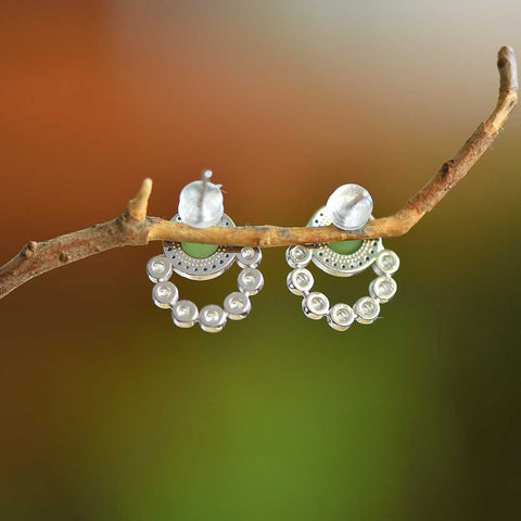 17064#925 Anting Perak Sterling dengan Tatahan Giok Hetian, Dikelilingi Bintang, Desain Kerawang, Berkilau dan Berwarna-warni, Elegan dan Halus, Sepasang Anting yang Sangat Indah dan Elegan, Termasuk Biaya Pengiriman dan Pajak.