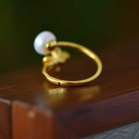 21020-2# Cincin Enamel Anggrek Mutiara Bertahtakan Perak Sterling 925. Mutiara terasa hangat dan lembut. Ukuran mutiara: (8*8). Biaya pengiriman dan pajak sudah termasuk.