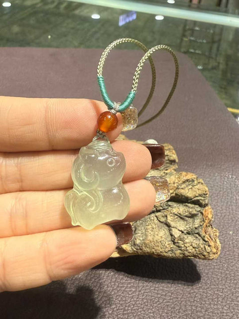 Mengenakan liontin giok Xiuyan My Little Pony di Tahun Kuda! Semoga semuanya berjalan lancar! Biaya kirim dan pajak sudah termasuk.