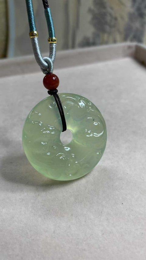 Damai dan Berkah: Liontin Giok Xiuyan Hijau Es yang Indah - Gesper Pengaman Pixiu Spesifikasi: 35,6 x 11 mm, tidak ada bintik hitam, beberapa inklusi seperti kapas, termasuk biaya pengiriman dan pajak.