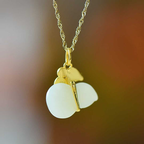 Liontin Labu Giok Hetian Bertahtakan Perak S925 6964-2#. Kata "labu" merupakan homofon untuk "keberuntungan dan kemakmuran", sehingga melambangkan umur panjang dan kesehatan yang baik serta umur panjang bagi keluarga. (Termasuk biaya kirim dan pajak)