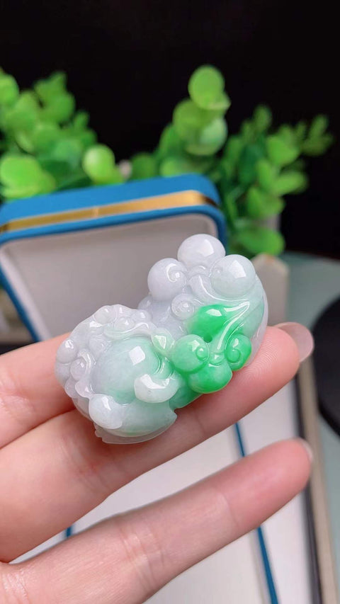 Jadeit alami Pixiu, melambangkan kekayaan dan kemakmuran, terbuat dari bahan tambang tua, dimensi 4,0 x 2,3 cm, termasuk biaya pengiriman dan pajak.