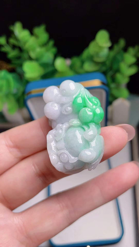 Jadeit alami Pixiu, melambangkan kekayaan dan kemakmuran, terbuat dari bahan tambang tua, dimensi 4,0 x 2,3 cm, termasuk biaya pengiriman dan pajak.