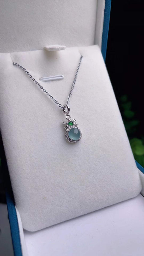 Liontin jadeit alami, bahan tambang tua, tembus cahaya sangat baik, dapat dikenakan sebagai kalung atau gelang, batu permata 6mm, termasuk biaya pengiriman dan pajak.