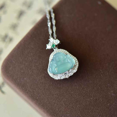 Liontin perak sterling 30018#925 ini, bertatahkan batu giok biru dan zirkon, menampilkan desain yang unik dan modis. Batu gioknya hangat dan halus, dan penampilannya yang mencolok memikat mata. Dimensi batu giok: (12*16)