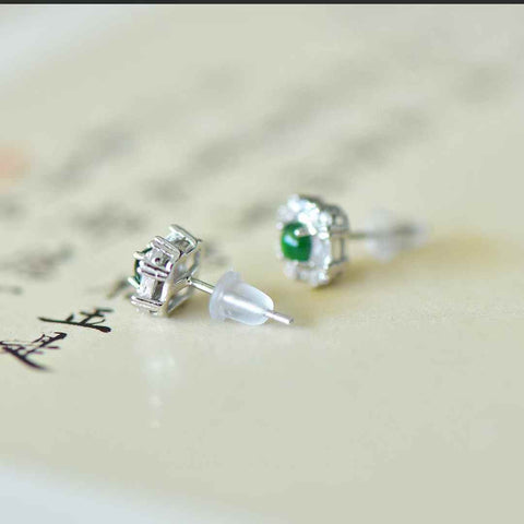 Anting-anting perak 32002s925 bertahtakan batu jadeit dan zirkon: 4*4 batu, termasuk ongkos kirim dan pajak.