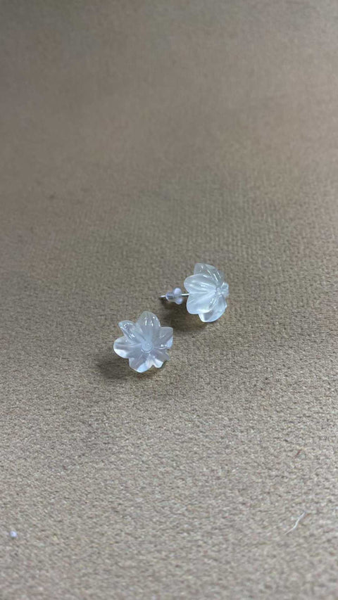 Anting: Anting berbentuk hati giok Xiuyan yang indah 💗, melambangkan cinta sejati 💕 dan keabadian, bertahtakan perak sterling 925, ukuran: 13mm, termasuk ongkos kirim dan pajak.