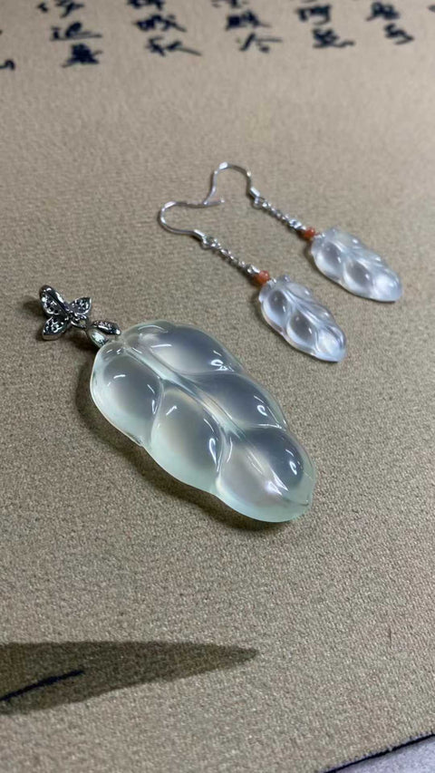 Set giok Xiuyan yang indah, menampilkan cabang emas dan daun giok, dimensi: 46 x 27mm, anting: 20 x 10mm (perak 925), termasuk biaya pengiriman dan pajak.