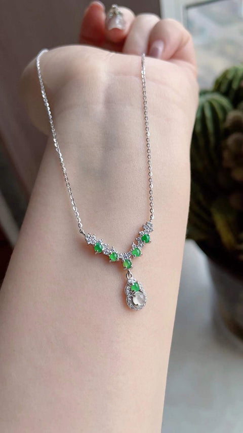 Kalung klavikula jadeite alami, bertahtakan perak sterling 925, material tambang tua, tekstur halus dan hangat, dingin dan tembus cahaya, batu permata 3mm (4mm). Biaya pengiriman dan pajak sudah termasuk.