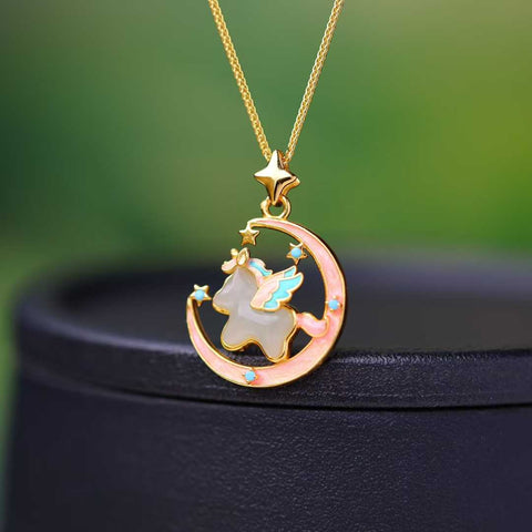 ❣️❣️❣️0377-2# Liontin Enamel Kuda Poni Perak Sterling 925 bertatahkan Giok Hetian. Desain yang unik dan baru, pengerjaan yang sangat indah, sungguh luar biasa. Dimensi giok: 8*10 cm. Biaya pengiriman dan pajak sudah termasuk.