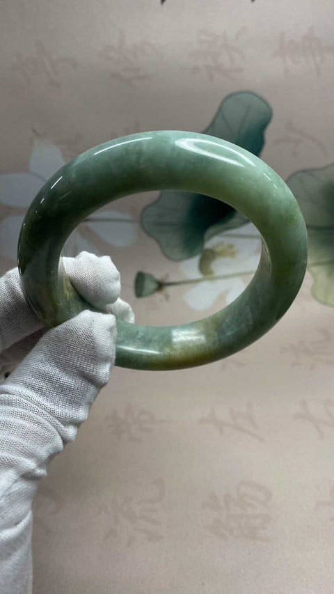 Gelang air biru bermotif bunga giok Xiuyan yang indah, diameter dalam: 61 mm, lebar samping: 15,3 mm. Semua batu terbentuk secara alami. Biaya kirim dan pajak sudah termasuk.