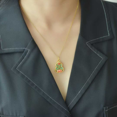 26766-6# 925 Liontin Labu Giok Hetian dan Enamel Teratai Bertahtakan Perak Sterling, termasuk biaya pengiriman dan pajak.