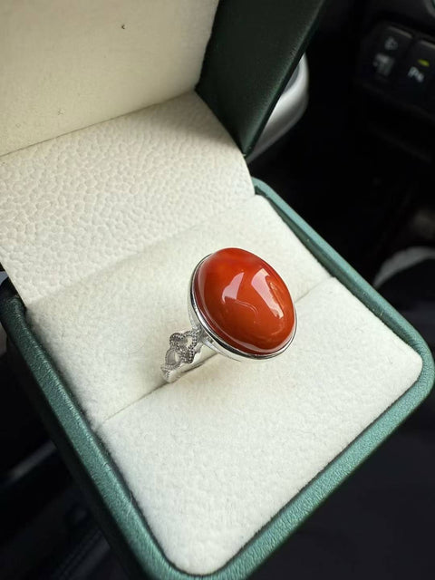 Merah tradisional Tiongkok, yang dulunya dikenal sebagai "Giok Merah" (Merah Barat Daya alami), dengan efek membawa keberuntungan dan kekayaan. Ukuran cincin 11 x 15 cm, sudah termasuk ongkos kirim dan pajak. Nomor barang 202512041450