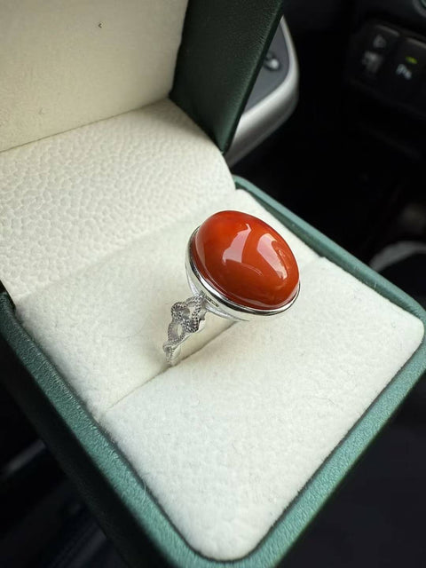 Merah tradisional Tiongkok, yang dulunya dikenal sebagai "Giok Merah" (Merah Barat Daya alami), dengan efek membawa keberuntungan dan kekayaan. Ukuran cincin 11 x 15 cm, sudah termasuk ongkos kirim dan pajak. Nomor barang 202512041450