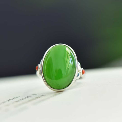 Cincin Cabochon Ruyi Giok Hetian Bertahtakan Perak 19033#925, gioknya hangat dan lembut, bergaya, simpel, dan elegan. Biaya kirim dan pajak sudah termasuk.