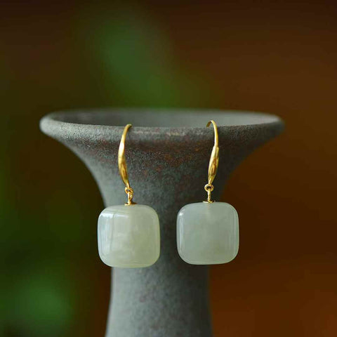 Anting-anting Kubus Gula Kecil Bahan Qinghai Giok Hetian Bertahtakan Perak 8128Q-2s925 15*15 Termasuk Ongkos Kirim dan Pajak