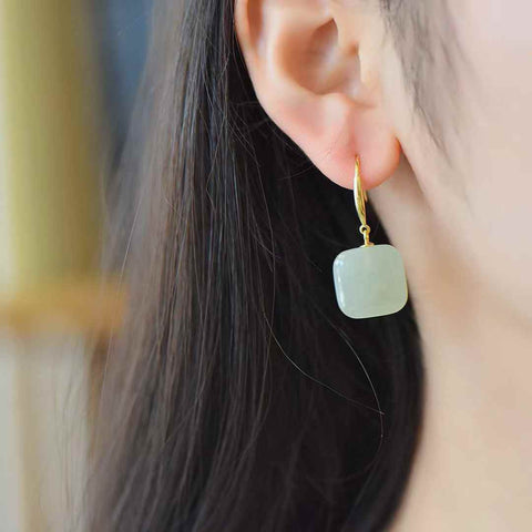 Anting-anting Kubus Gula Kecil Bahan Qinghai Giok Hetian Bertahtakan Perak 8128Q-2s925 15*15 Termasuk Ongkos Kirim dan Pajak