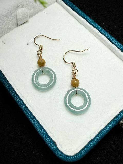 Jadeit Burma alami (Kelas A), bertahtakan perak sterling 925. Ukuran sekitar 15 x 2,5 mm. Harga sudah termasuk ongkos kirim dan pajak.