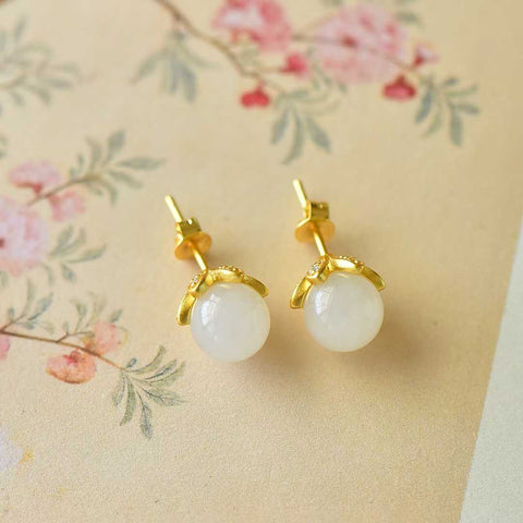 Pendatang baru dari YT! 🍃🍃 Anting perak sterling 925 7355-6# bertatahkan giok Hetian. Desain unik dan baru, kualitas giok terbaik. Ukuran sekitar 8*8 cm. Biaya kirim dan pajak sudah termasuk.