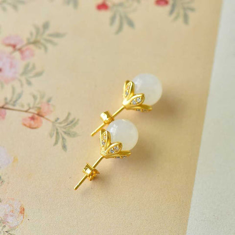 Pendatang baru dari YT! 🍃🍃 Anting perak sterling 925 7355-6# bertatahkan giok Hetian. Desain unik dan baru, kualitas giok terbaik. Ukuran sekitar 8*8 cm. Biaya kirim dan pajak sudah termasuk.