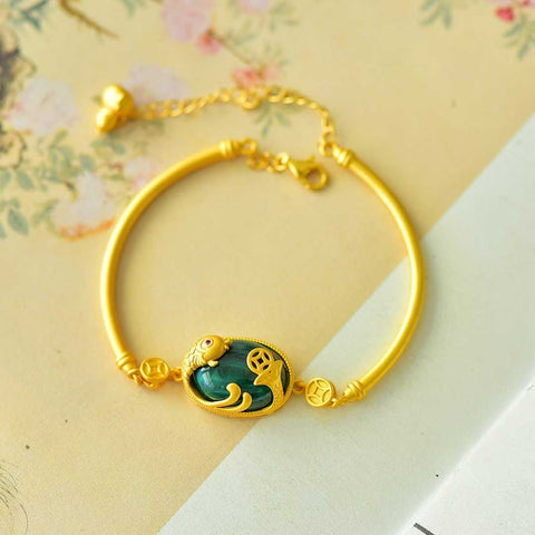 Gelang perak sterling 925 8003F-6# dengan batu cabochon malachite, melambangkan kelimpahan dari tahun ke tahun. Dimensi : 12*16 cm. Harga sudah termasuk ongkos kirim dan pajak.