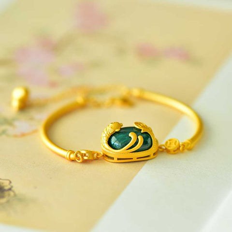 Gelang perak sterling 925 8003F-6# dengan batu cabochon malachite, melambangkan kelimpahan dari tahun ke tahun. Dimensi : 12*16 cm. Harga sudah termasuk ongkos kirim dan pajak.