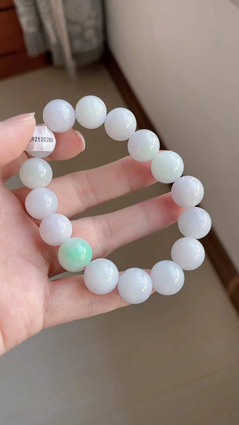 ❤️❤️Gelang giok alami, material tambang lama, tembus pandang yang sangat baik, tekstur bersih, terlihat indah di pergelangan tangan, ukuran 1.3, sudah termasuk ongkos kirim dan pajak.