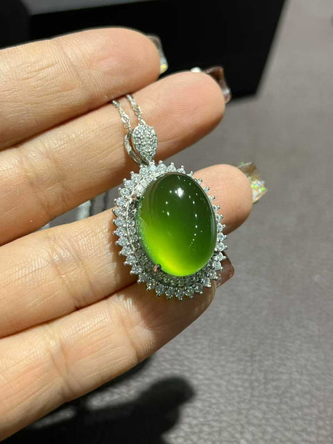 Liontin giok Xiuyan bertatahkan perak! Bentuk cabochon, dimensi: 18mm x 13mm (termasuk ongkos kirim dan pajak).